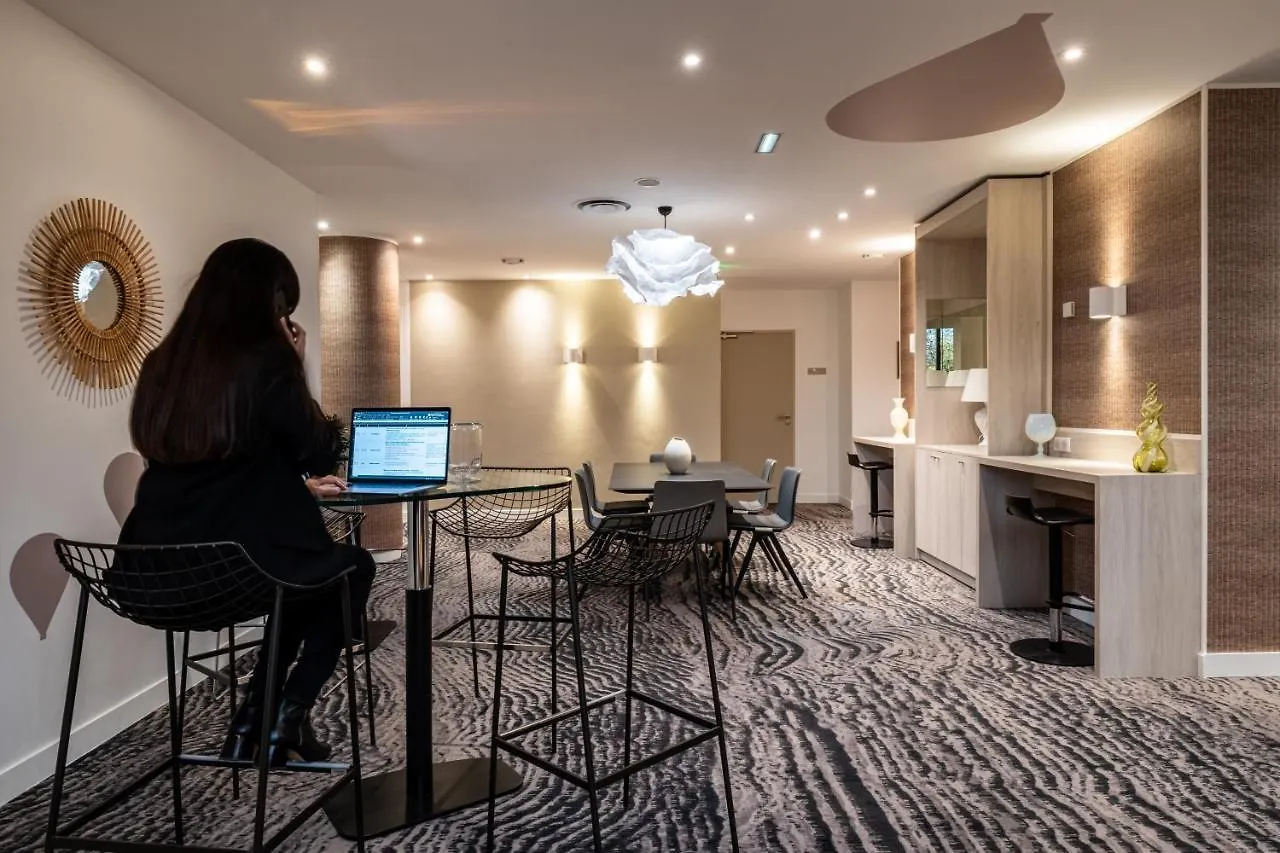 Mercure Grenoble מילאן 4*,